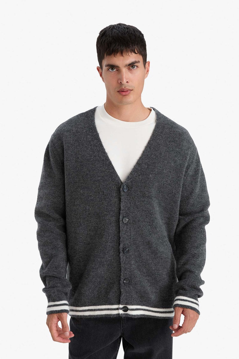 DeFacto Grey Man Relax Fit V-Neck Knitwear Cardigan Casual - Image 5